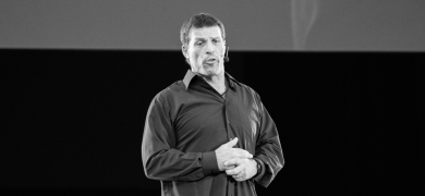 Mynd af Tony Robbins